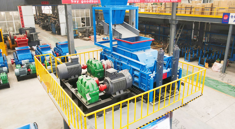 粗料石對輥破碎機(jī) 粗料石對輥破碎機(jī)