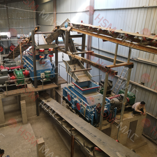 華盛銘液壓雙輥制砂機(jī)