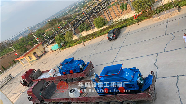 液壓對(duì)輥破碎機(jī)第四、五臺(tái)發(fā)貨現(xiàn)場(chǎng)